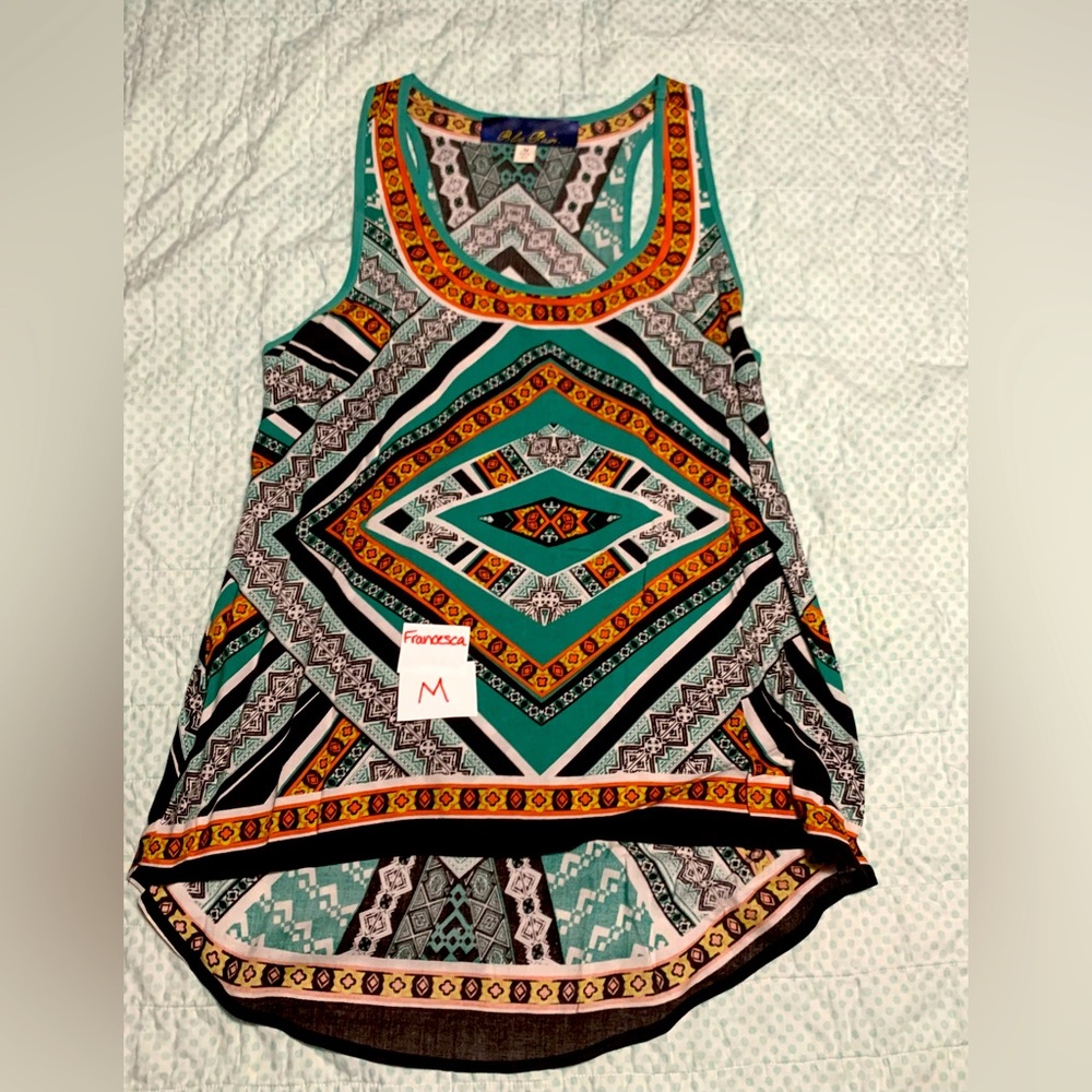 Francesca’s Medium lightweight top